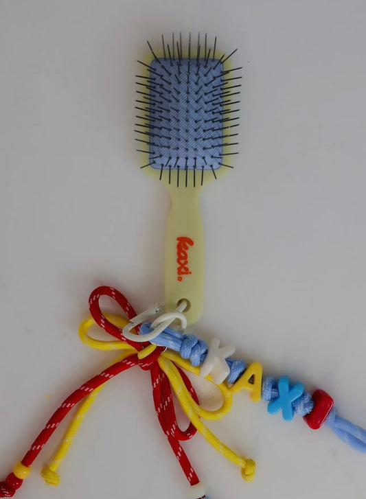 Mini scalp to end brush