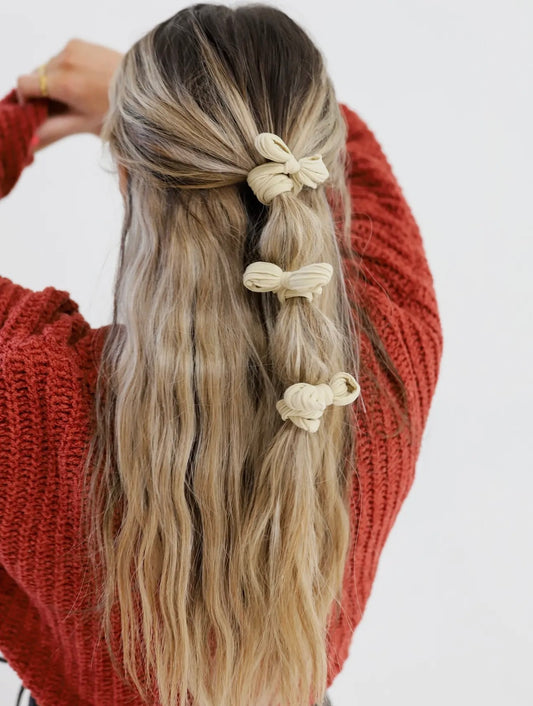 Kaxi bow ponytails