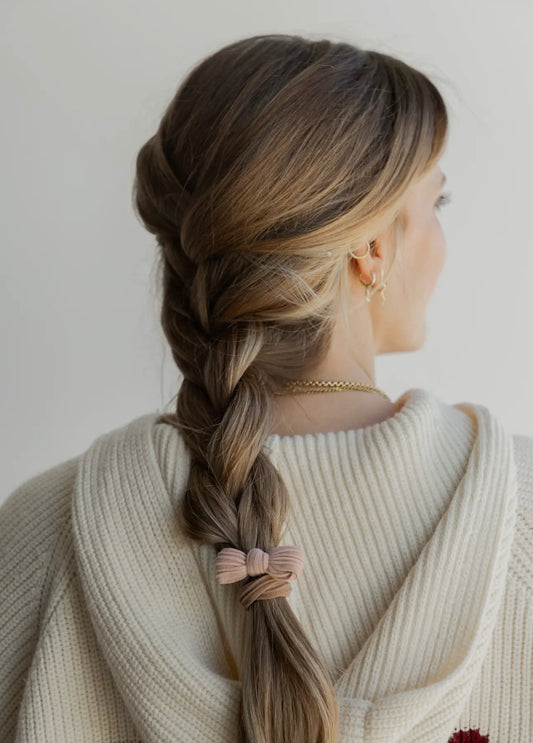 Kaxi bow ponytails